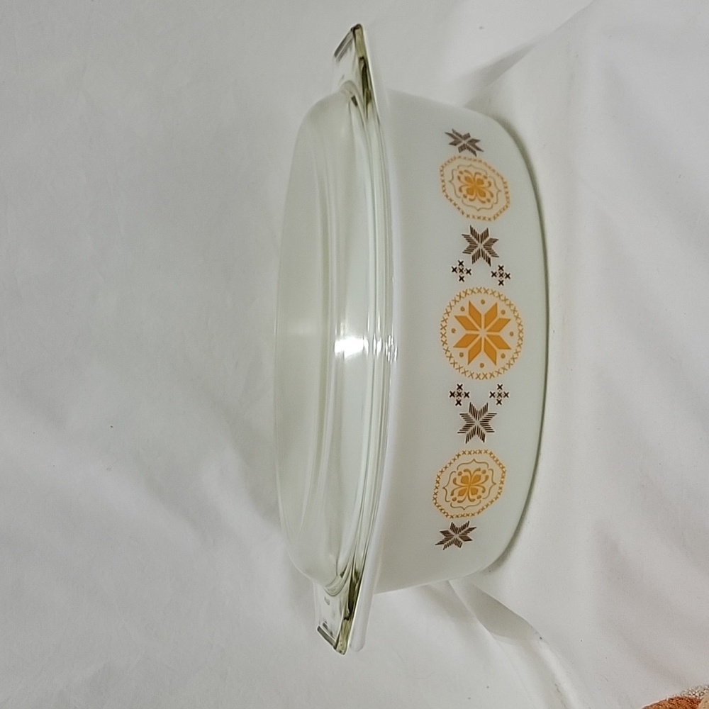 Vintage Pyrex Town and Countey Casserole, #045, 2 1/2 Qt